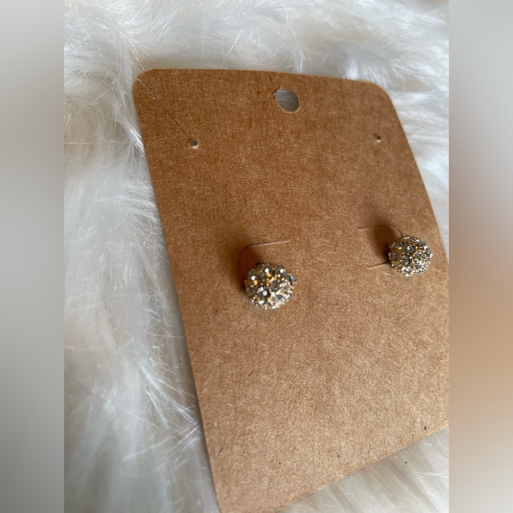 STUD EARRINGS - Picture 3 of 3